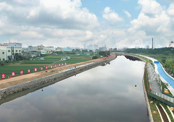 “全河段、全流域、全天候、生態修復”治理原則<br />
<br />
按照“控源截污→內源清淤→補水活源(生態補水)→堤防整治→生態修復”的總體思路。